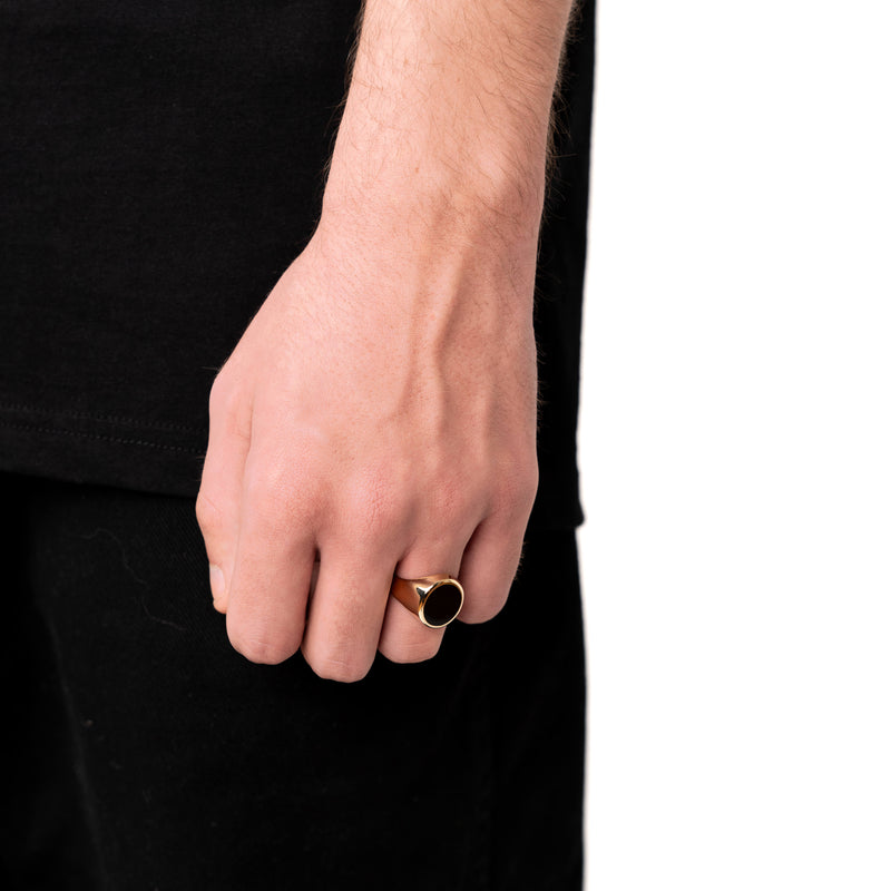 SIGNET RING ONYX OVAL 585 GOLD