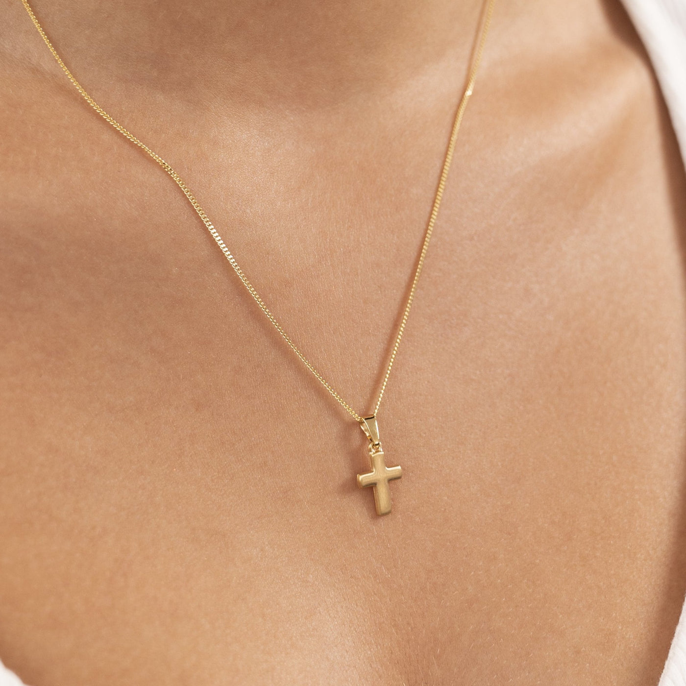 CROSS NECKLACE FROSTED 333 GOLD - IDENTIM®